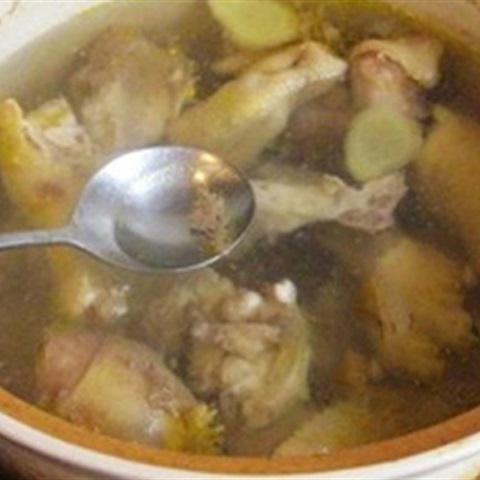 Cách làm canh gà hầm khoai môn