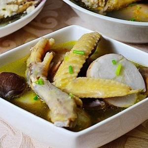 Cách làm canh gà hầm khoai môn