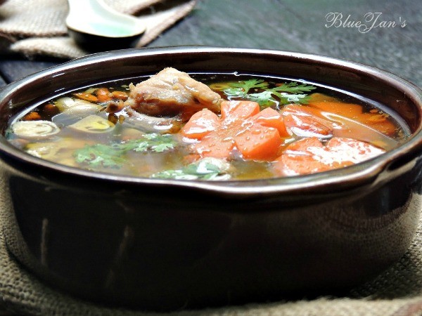 Canh gà hầm kỷ tử