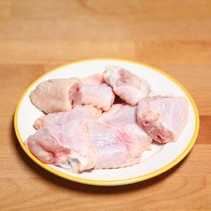 Cách làm cánh gà hấp bí đỏ