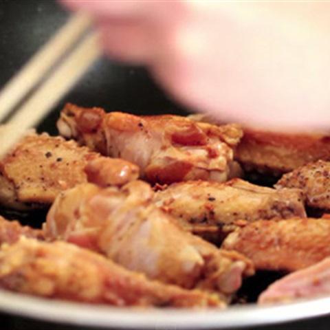 Cách làm cánh gà kho coca-cola