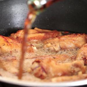 Cách làm cánh gà kho coca-cola