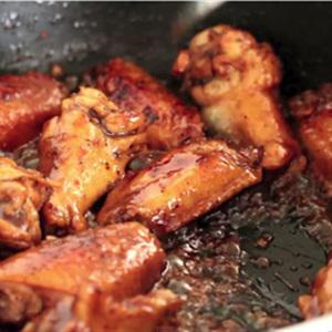 Cách làm cánh gà kho coca-cola