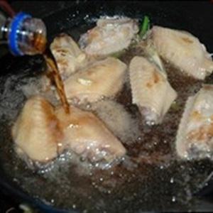 Cách làm cánh gà kho Coca