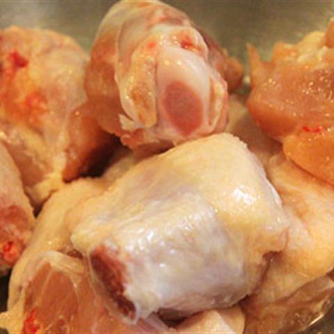 Cách làm cánh gà kho hạt dẻ