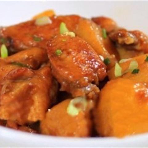 Cách làm cánh gà kho khoai tây