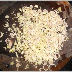 Cách làm canh gà kiểu Thái