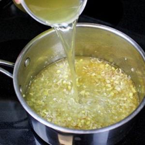 Cách làm canh gà kiểu Thái