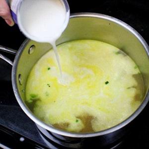 Cách làm canh gà kiểu Thái