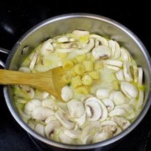 Cách làm canh gà kiểu Thái