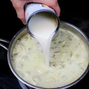 Cách làm canh gà kiểu Thái