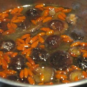 Cách làm canh gà nấm hương