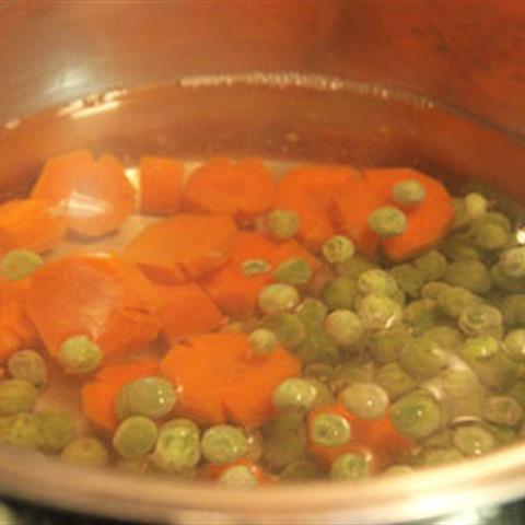 Cách làm canh gà nấu đậu hũ và rau củ