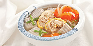 Canh gà nấu khoai môn