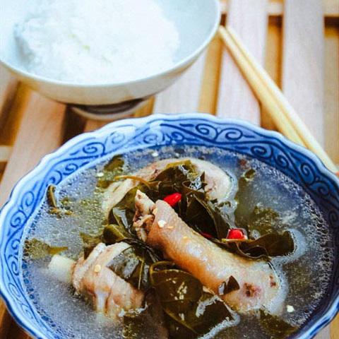 Cách làm canh gà nấu lá giang