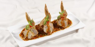 Cánh gà nhồi sả chiên xốt me