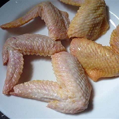 Cách làm cánh gà nhồi thịt chiên giòn