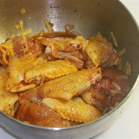 Cách làm cánh gà nướng khoai tây