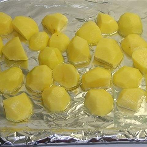 Cách làm cánh gà nướng khoai tây