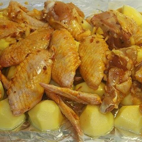 Cách làm cánh gà nướng khoai tây