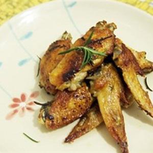 Cách làm cánh gà nướng lá hương thảo