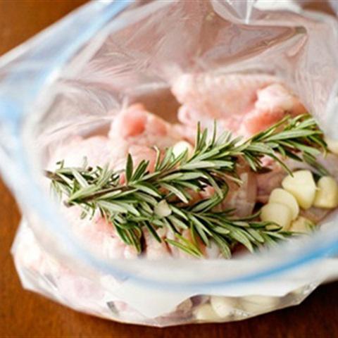 Các làm cánh gà nướng trộn sốt chua ngọt