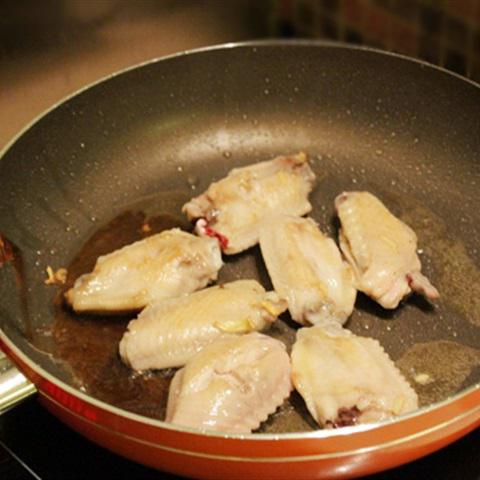 Cách làm cánh gà om coca