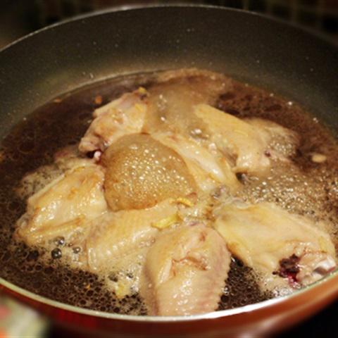 Cách làm cánh gà om coca