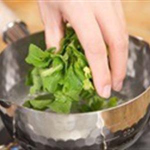 Cách làm cánh gà om củ cải