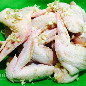 Cách làm cánh gà rán nước mắm mặn