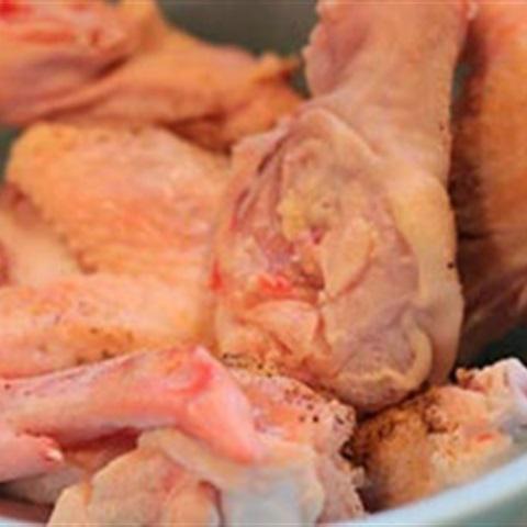 Cách làm cánh gà rang bơ tỏi