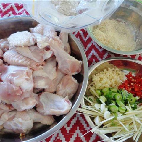 Cách làm cánh gà rang muối