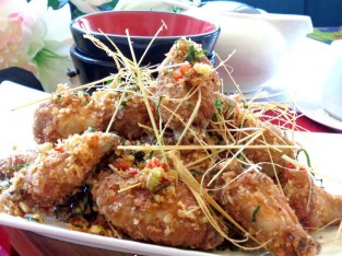 Cánh gà rang muối