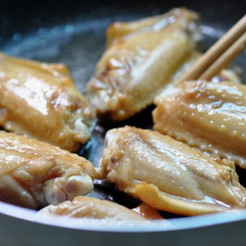 Cách làm cánh gà rim cà chua