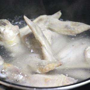 Cách làm cánh gà rim nấm