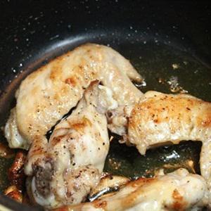 Cách làm cánh gà rim thơm chua ngọt