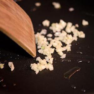 Cách làm cánh gà rim thơm chua ngọt