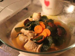 Canh gà rong biển