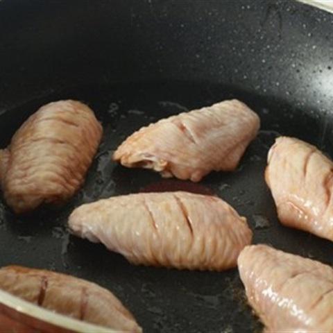 Cách làm cánh gà sốt cà