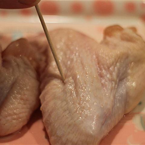 Cách làm cánh gà sốt cay kiểu Thái