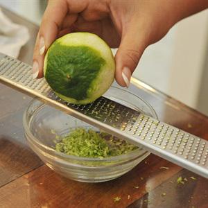 Cách làm cánh gà sốt chanh