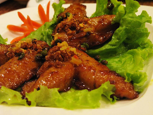 Cánh gà sốt me – chua ngọt