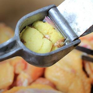 Cách làm cánh gà sốt mơ gừng