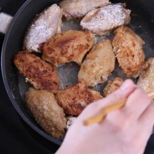 Cách làm cánh gà sốt tương ớt