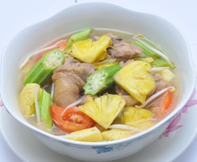Canh gà trái thơm