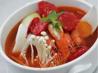 Canh gấc hải sản