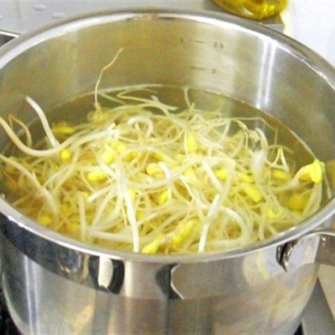 Cách làm canh giá đỗ