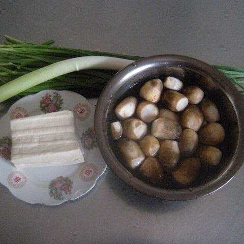 Cách làm canh hẹ nấu đậu hũ