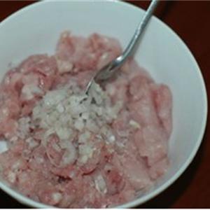 Cách làm canh hẹ nấu nấm thịt