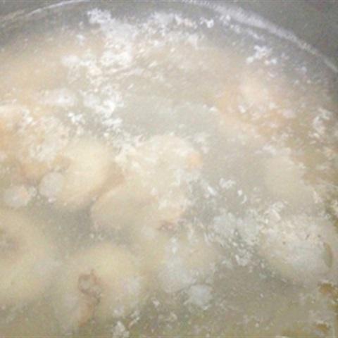 Cách làm canh hẹ nấu tôm và đậu hũ